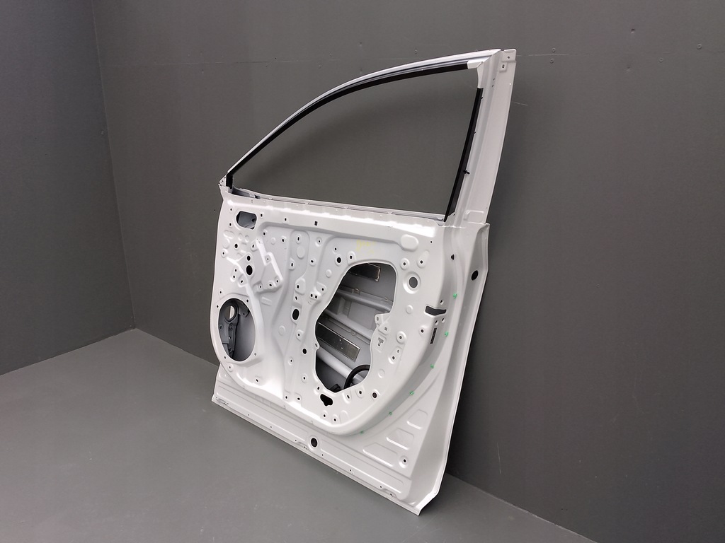 фото №12, Toyota corolla cross дверь правое передние =