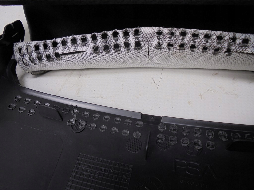 фото №10, Рамка защита корпус спидометра колонки citroen c4 3 iii 22r. 9830739380