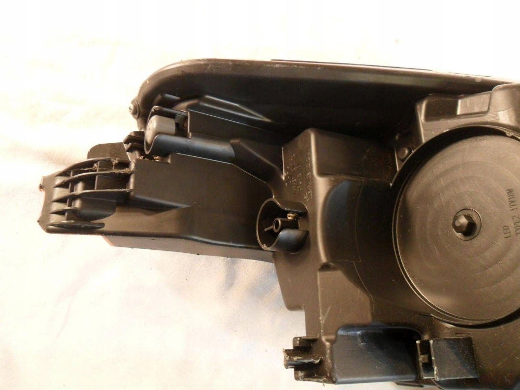 Фара перед сторона правая nissan leaf 2 ze1 mm198 Недорого