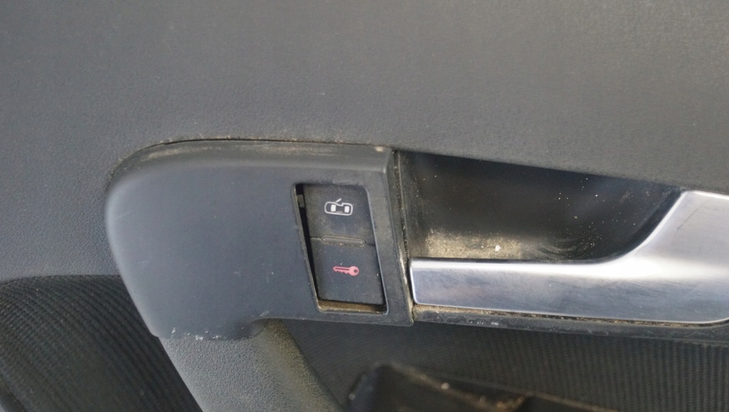 фото №11, Обшивка правый перед audi a3 8p 5d sportback