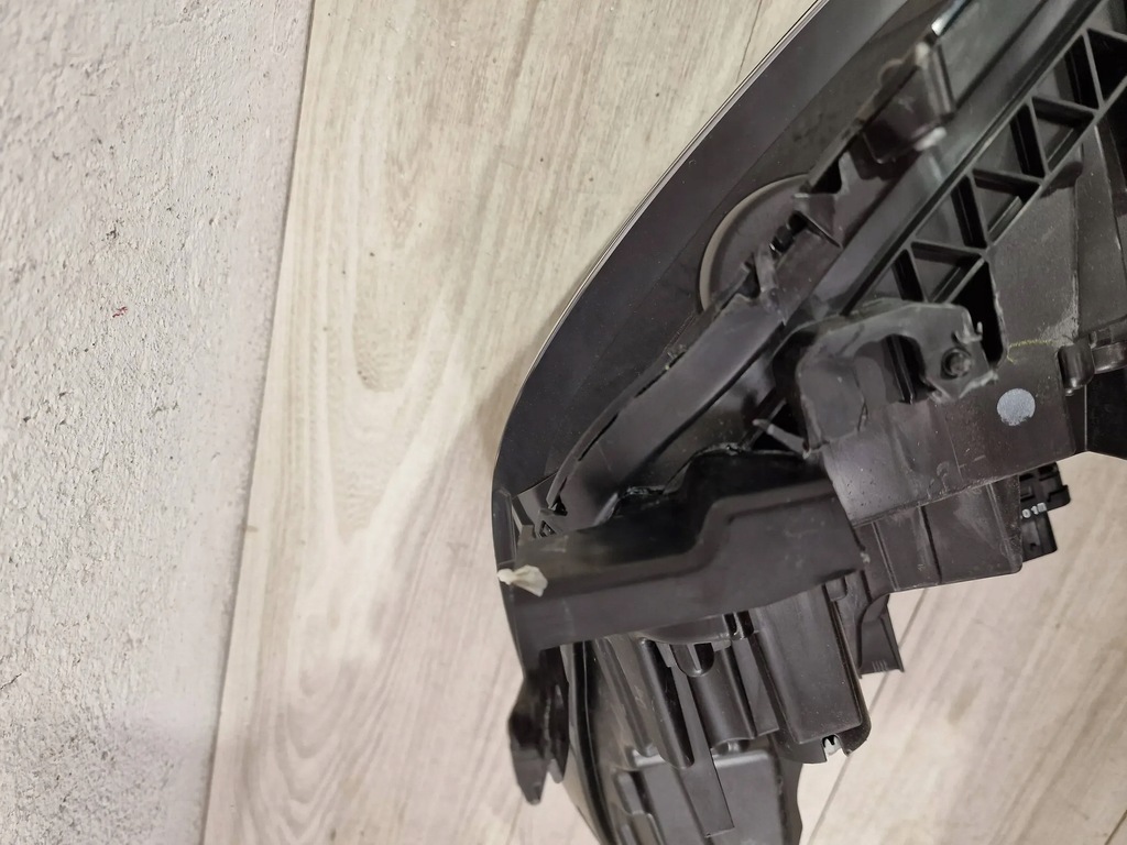 фото №9, Toyota corolla cross фара правый 81110-16840przednie