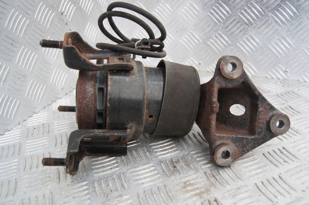 фото №5, Toyota highlander iii usa 3.5 v6 кронштейн подушка двигателя