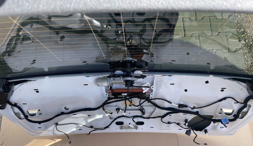 фото №6, Крышка багажника audi q8 w цвет ls9r оригинал bez покраска jak nowa