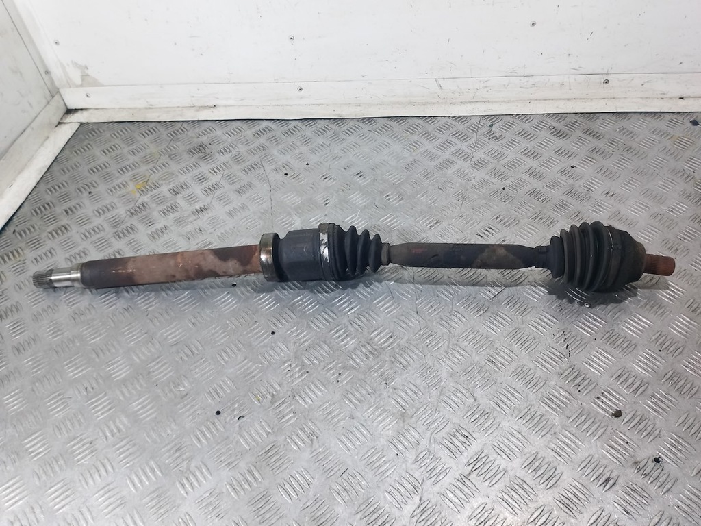 фото №1, Привідний вал права перед volvo v50 1.8 16v