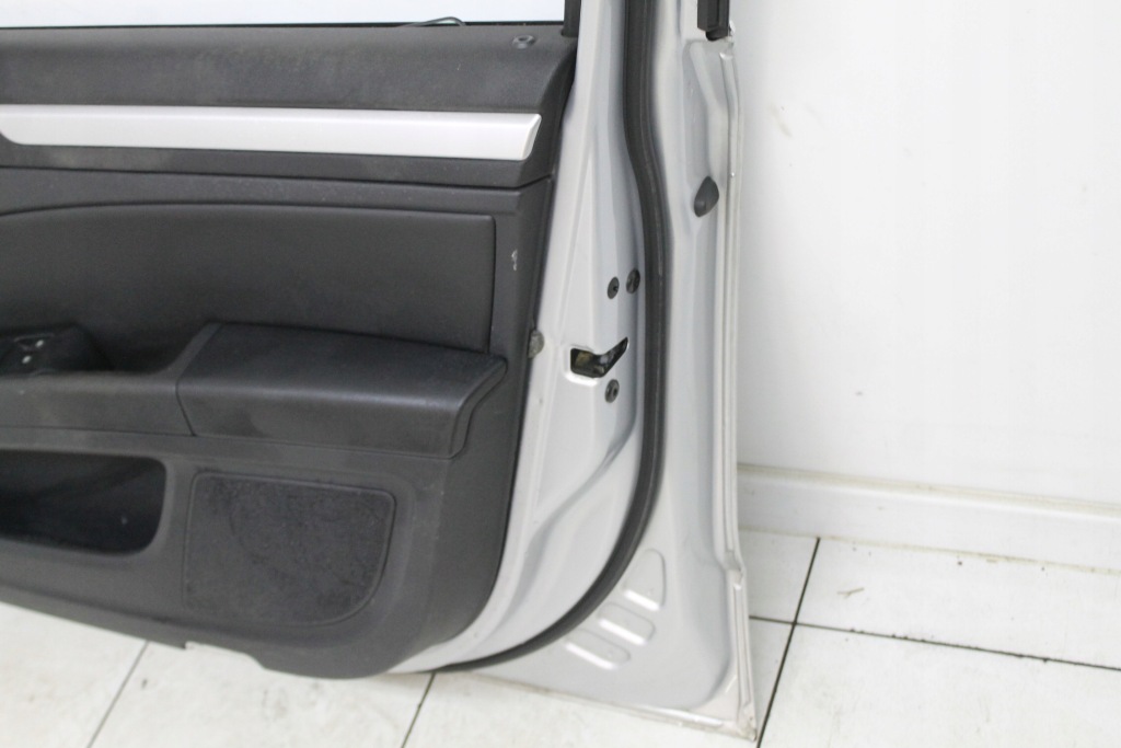 фото №14, Дверь правое правый перед передние skoda superb ii 2008r- 9156 - код лакокрасочного покрытия