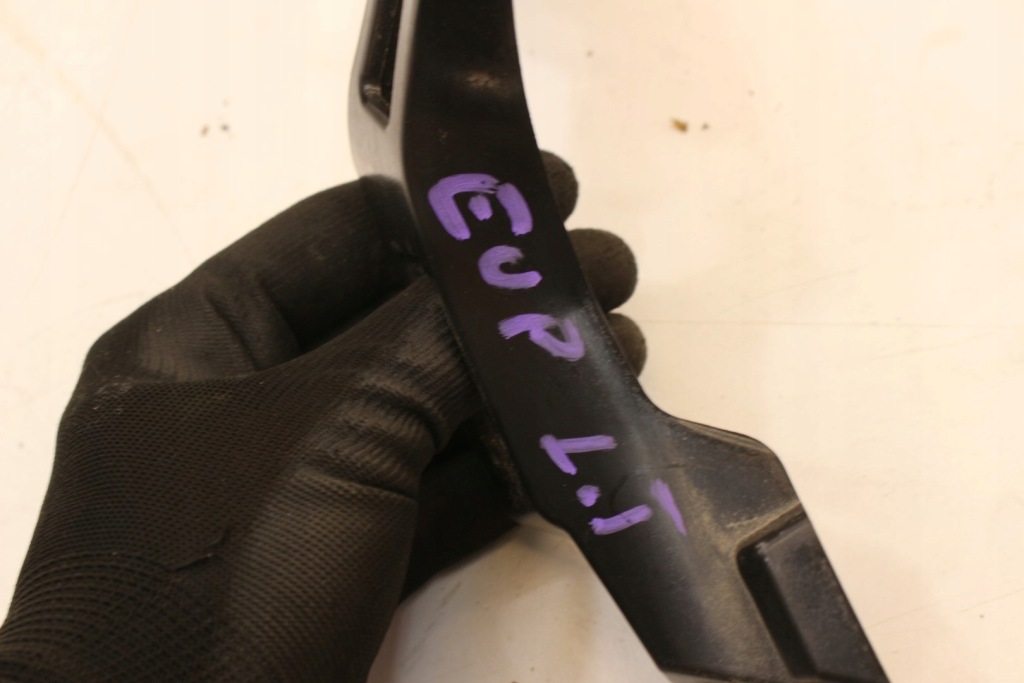 фото №3, Напрямна бампера лівий задня 1s6807393d vw up lift e-up 23r.