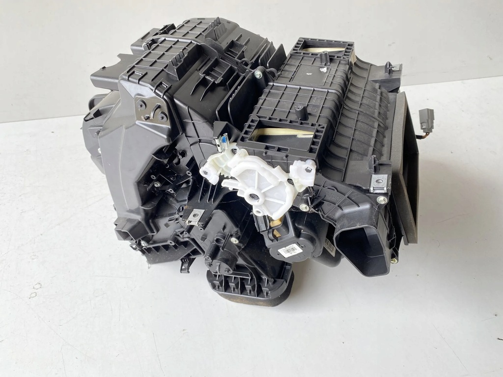 фото №14, Renault captur 2013- корпус фільтрів салонний