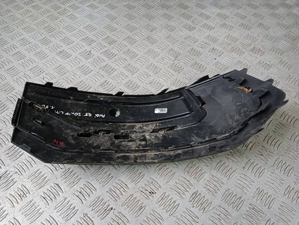 M9 80f807319 решітка бампера ліва задня audo q5 Зі Шроту