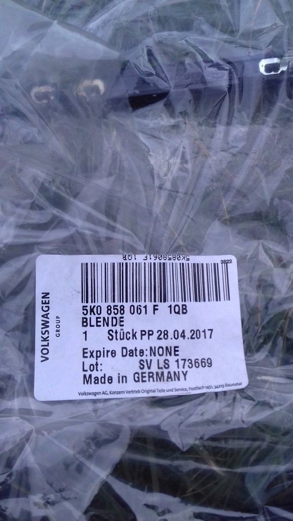 фото №3, Рамка заслонка радио vw golf vi aso 5k0858061f