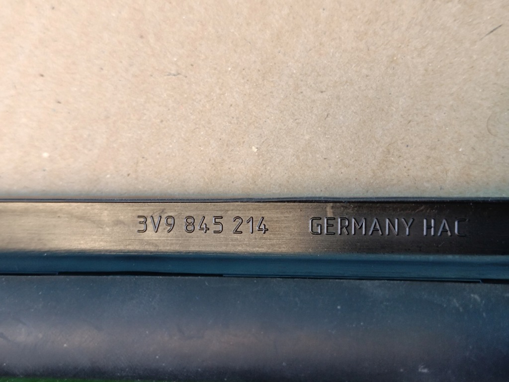 фото №9, Skoda superb 3 kombi 2.0 tdi 140kw скло двері правий задня 3v9845214 з 2017 r