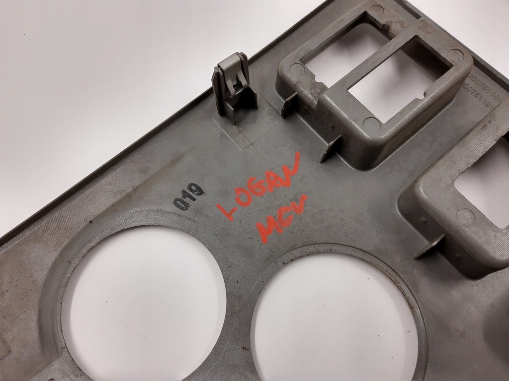 фото №5, Панель средний рамка радио воздуховод dacia logan i