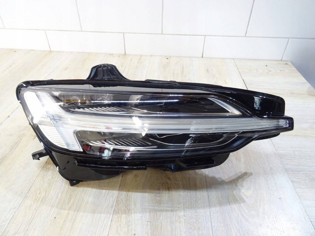Купити Фара перед правий volvo s60 v60 mid led rh 32365342 llu