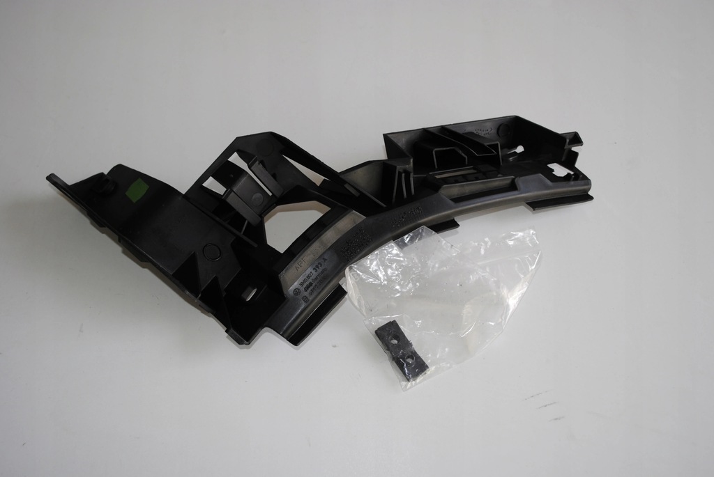 фото №1, Направляющая бампера левый задняя задний vw golf plus 05-