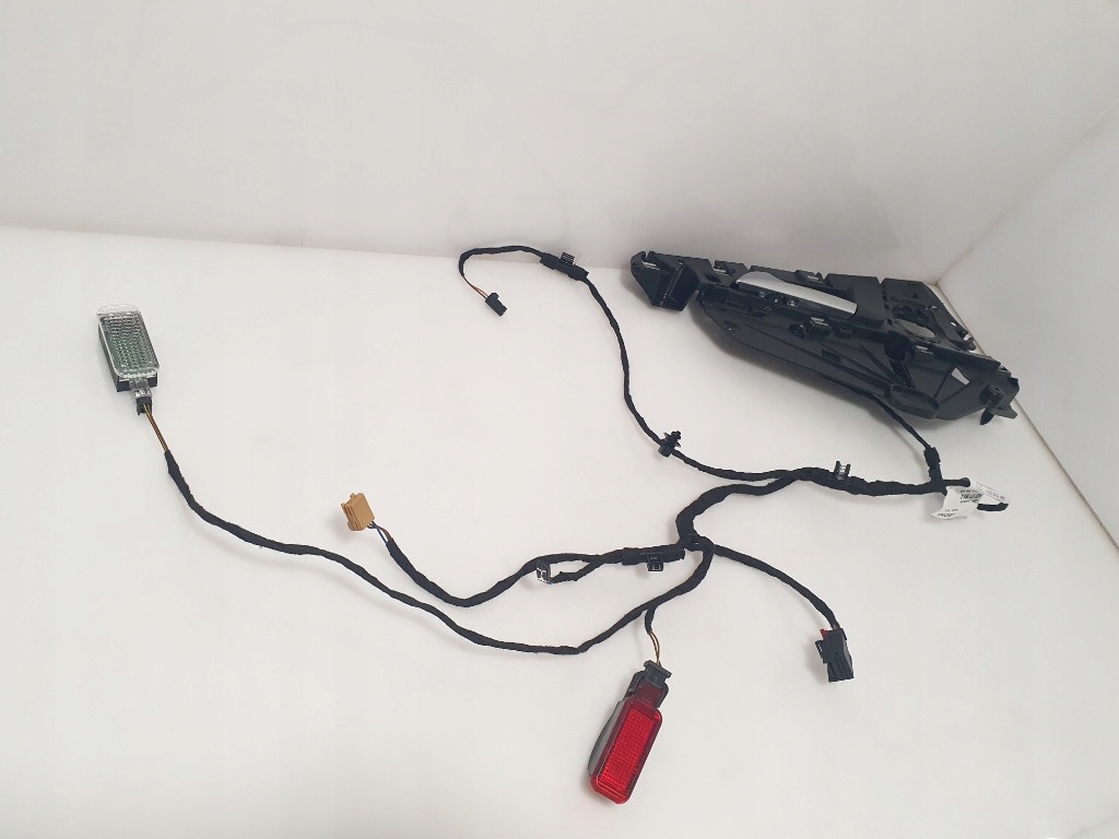 фото №11, Audi a6 c7 4g підсвітка обшивка дверей ambiente ручка led лівий задня 4g5971693a