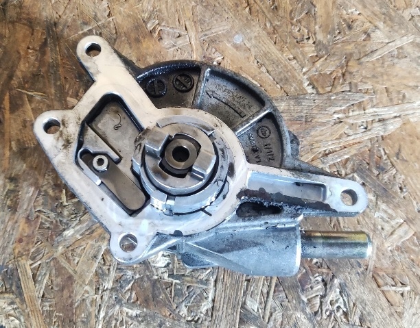 фото №1, Насос вакуум jeep grand cherokee commander 3.0 crd