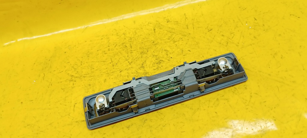 фото №8, Лампа стельовий audi a6 c5 4b0947111