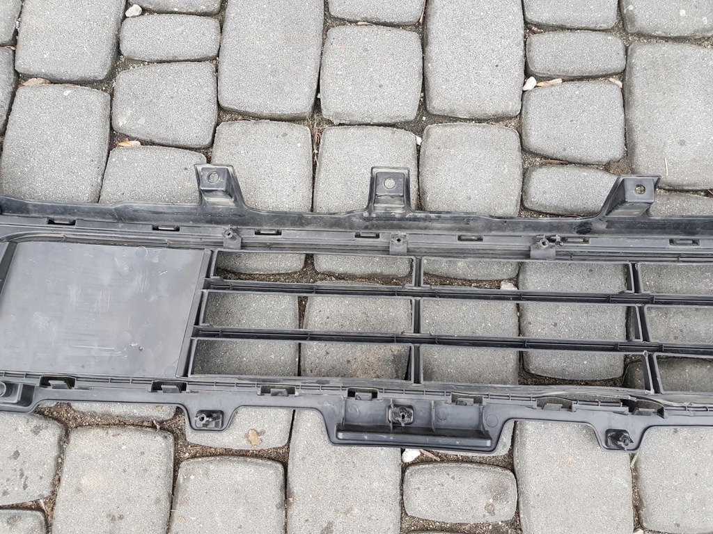 фото №1, Решётка бампера средняя правая #