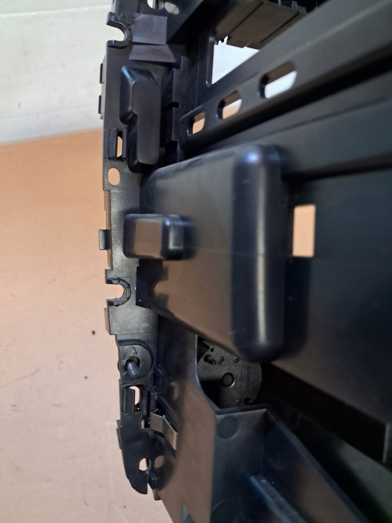 фото №8, Porsche cayenne 1 i 7l рамка корзина карман радио панель