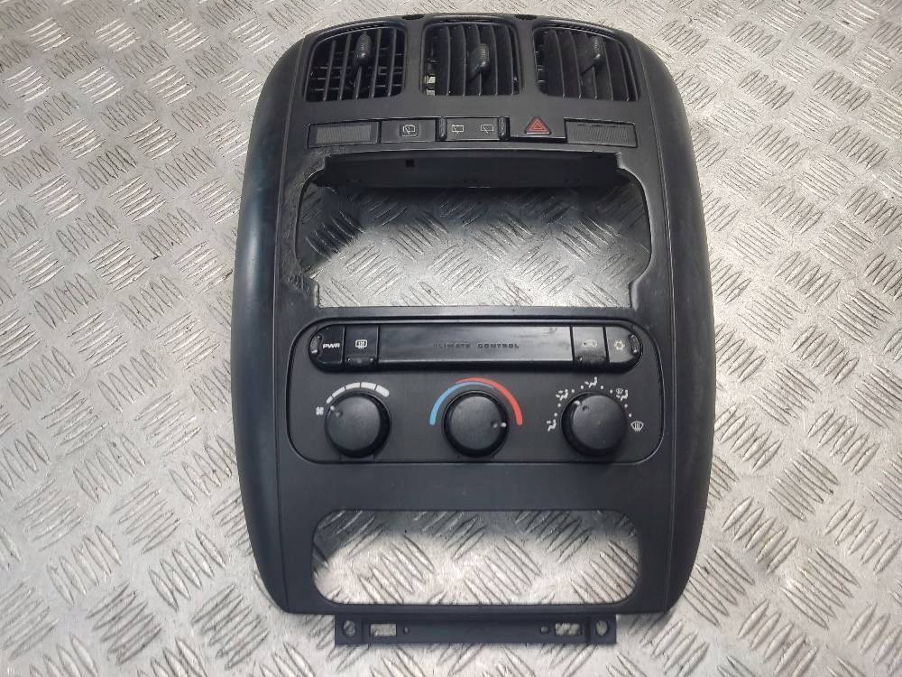 фото №1, Панель обдув + рамка chrysler voyager iv 04685925aa