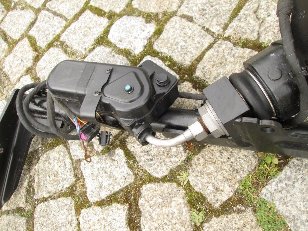 фото №4, Оригинальный ele hak буксировочный vw passat cc -2010 r