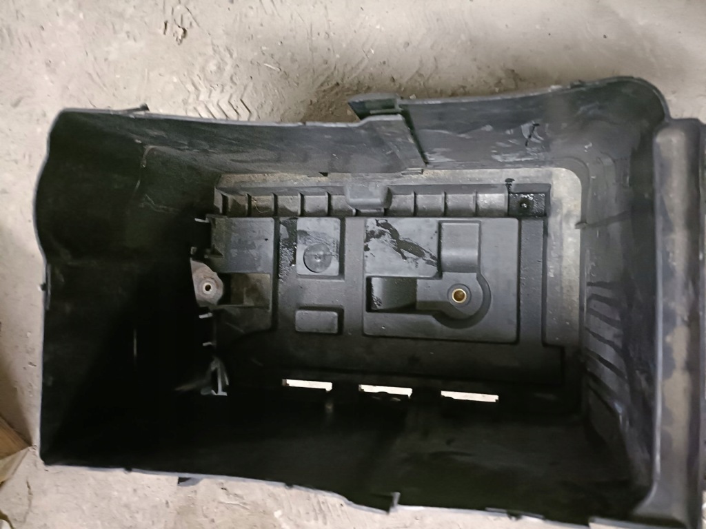 фото №6, Корпус аккумулятор audi a38p 1k0915333