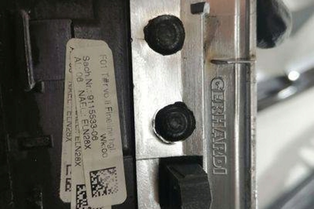 фото №12, Молдинг декоративная приборная панель bmw 7 f01, f02 9173877 3.0l дизель 180kw 2010