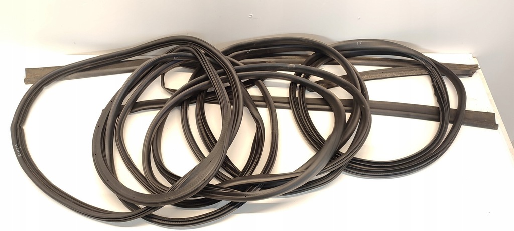 фото №1, Ford puma mk2 прокладка дверь перед задняя порог крышки l1tb-s20708-ac