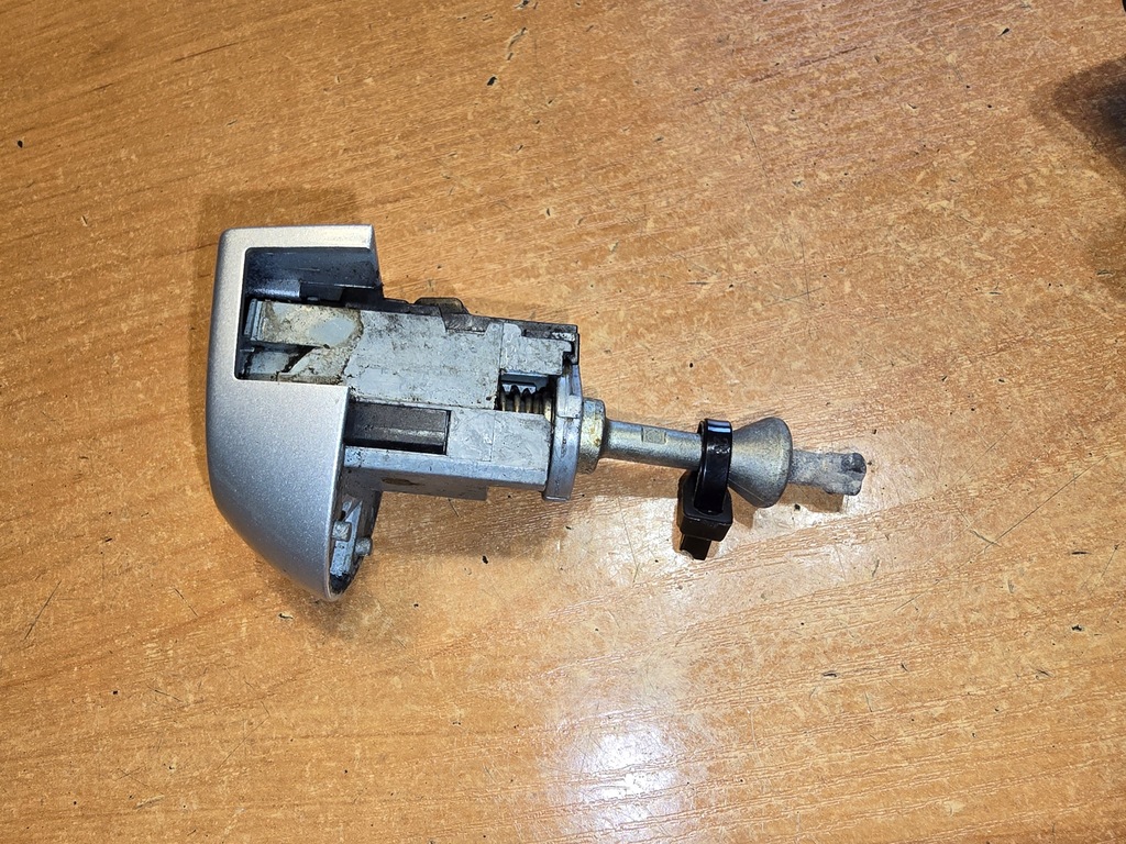 фото №6, Bmw 3 e92 вкладка двері ключ замок кришка багажника бардачок angilk uk