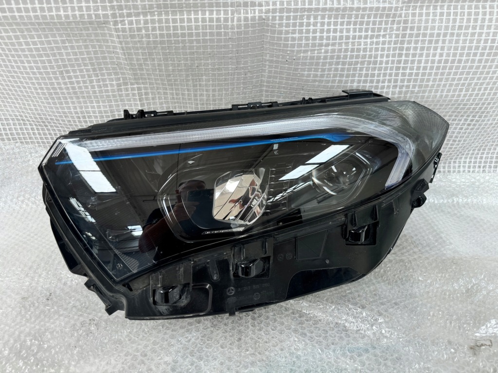 Купити Mercedes w243 eqb ліва фара full led