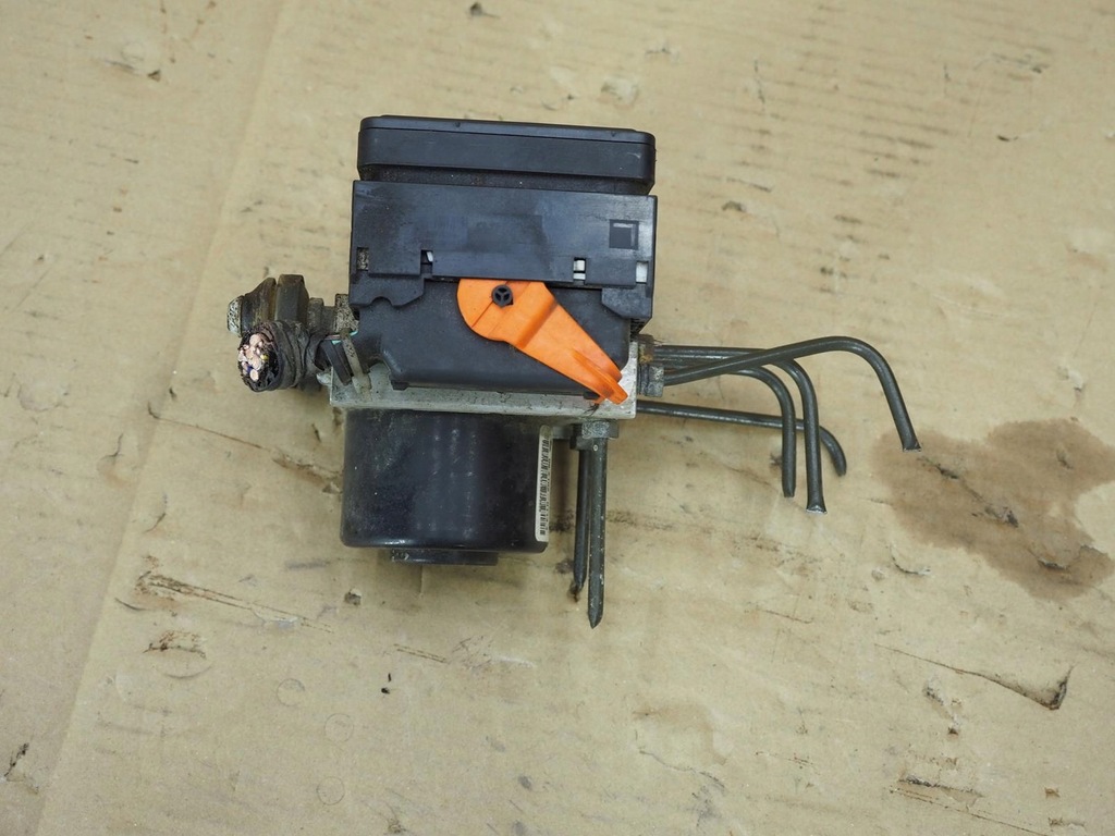 фото №8, Насос abs suzuki liana 1.6i 2004r 4x4 5wk84121