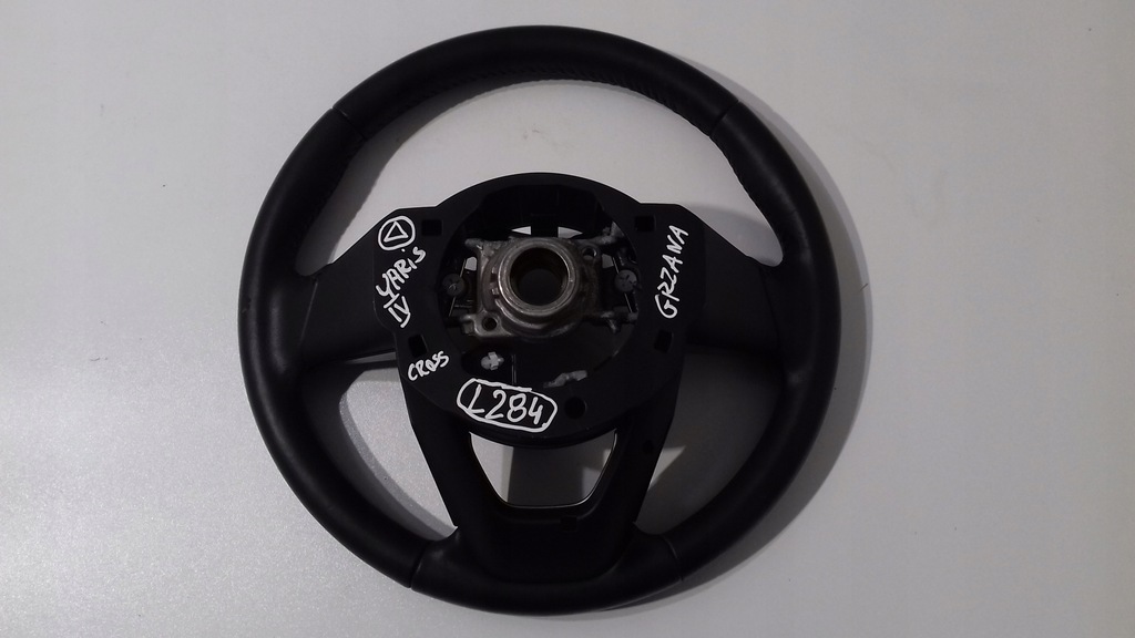 фото №12, Toyota yaris cross повітропровід