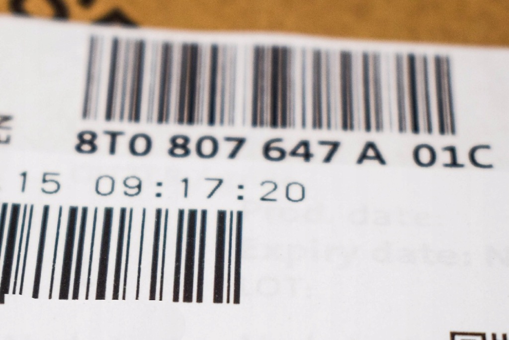 Audi a5 8t3 бампер передний нижний средний решётка радиатора 8t0807647a01c оригинальный Недорого