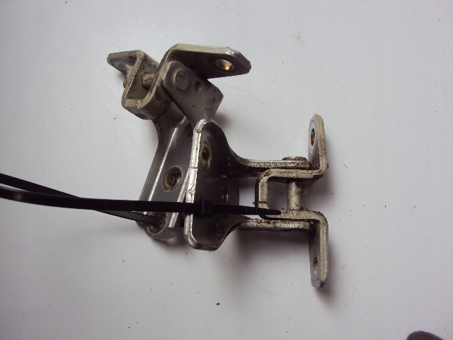 фото №1, Петли дверь левый задняя mitsubishi pajero pinin