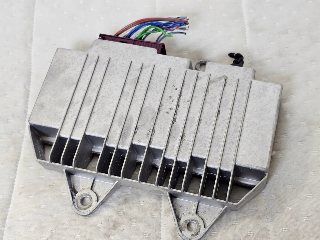 фото №1, Усилитель радио 95b035223 porsche macan