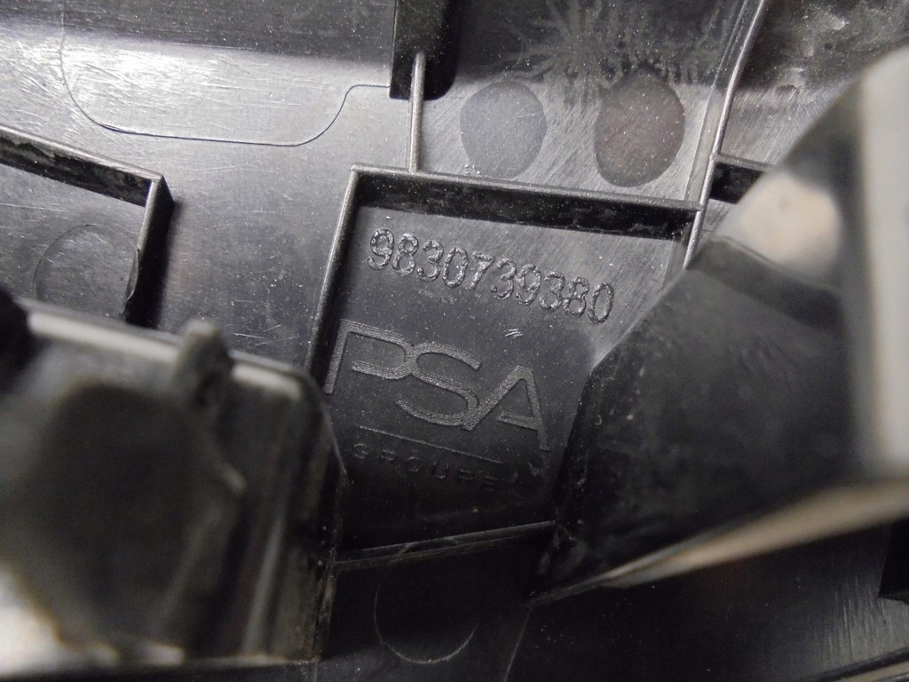 фото №7, Рамка защита корпус спидометра колонки citroen c4 3 iii 22r. 9830739380