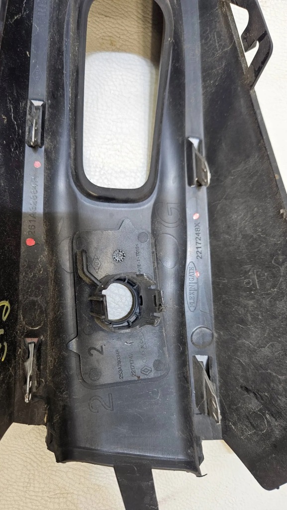 Решётка бампера передний левая правая renault zoe lift 2217249x 2217248x Оригинал