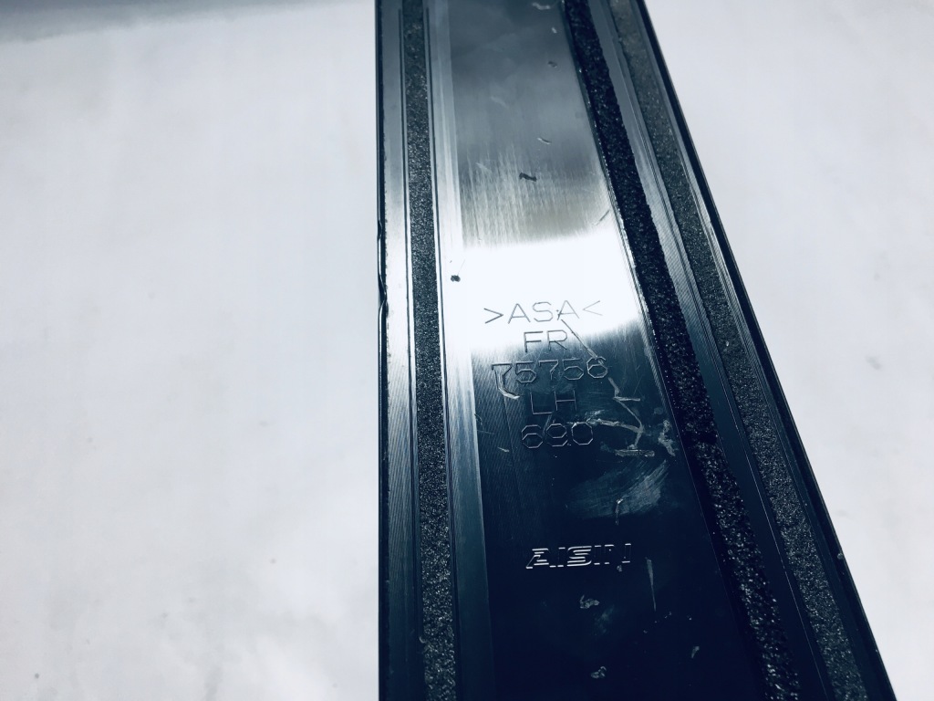 фото №3, Молдинг стійка двері лівий задня toyota prius iv 15-