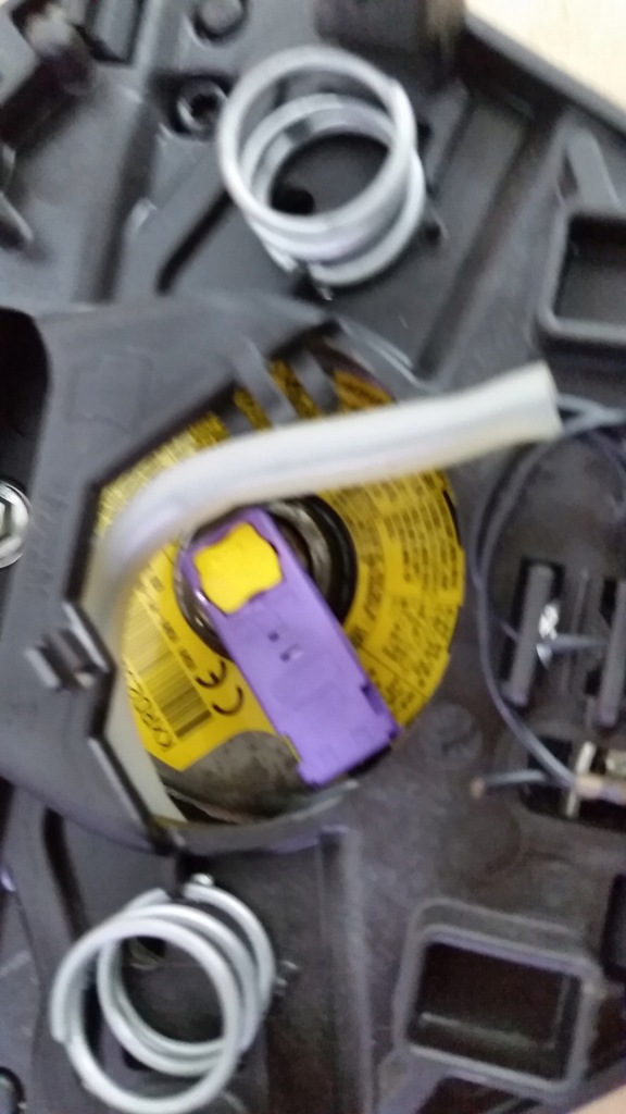 фото №8, Подушка безпеки керма skoda rapid octavia 3 5e0880201