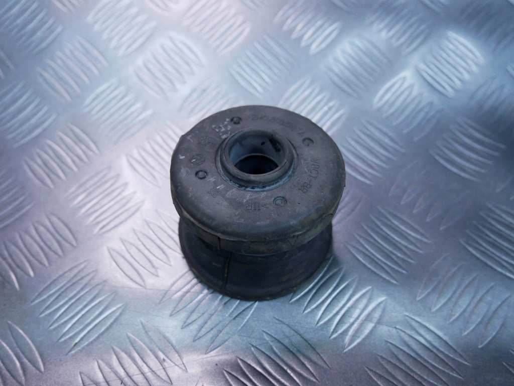 фото №1, Резиновый элемент подушка рамы 2h0801547a vw amarok