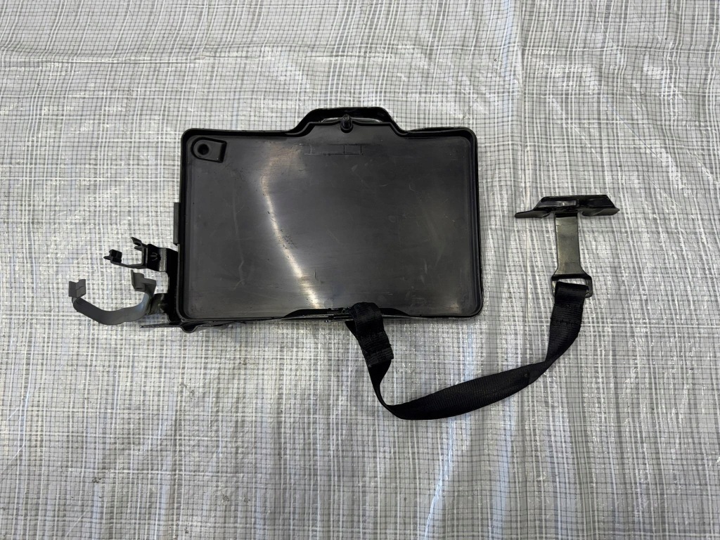 Купить Основание аккумулятор jeep compass 2 51889995