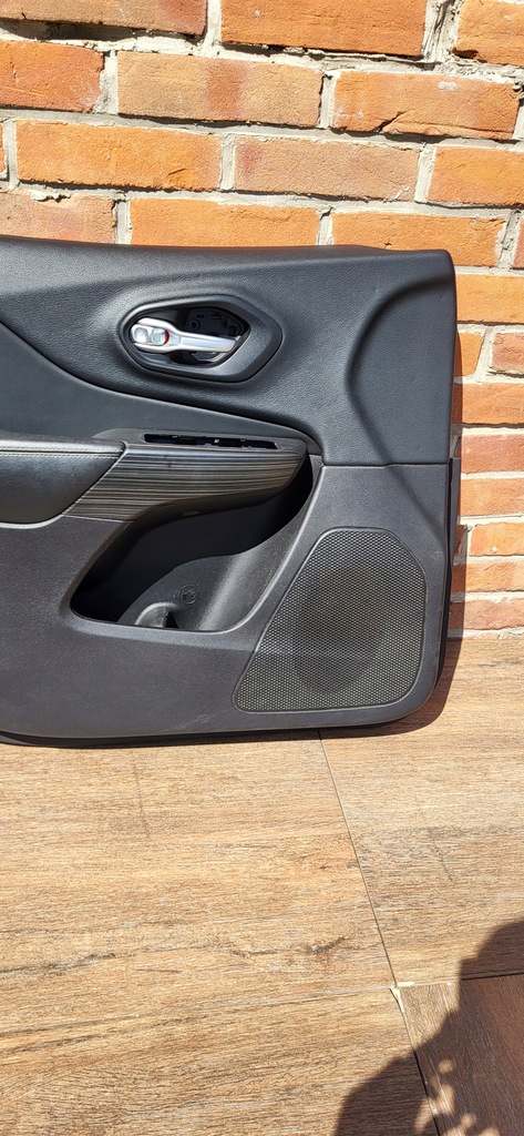 фото №5, Jeep cherokee kl liberty 13-18r обшивка дверь левый перед