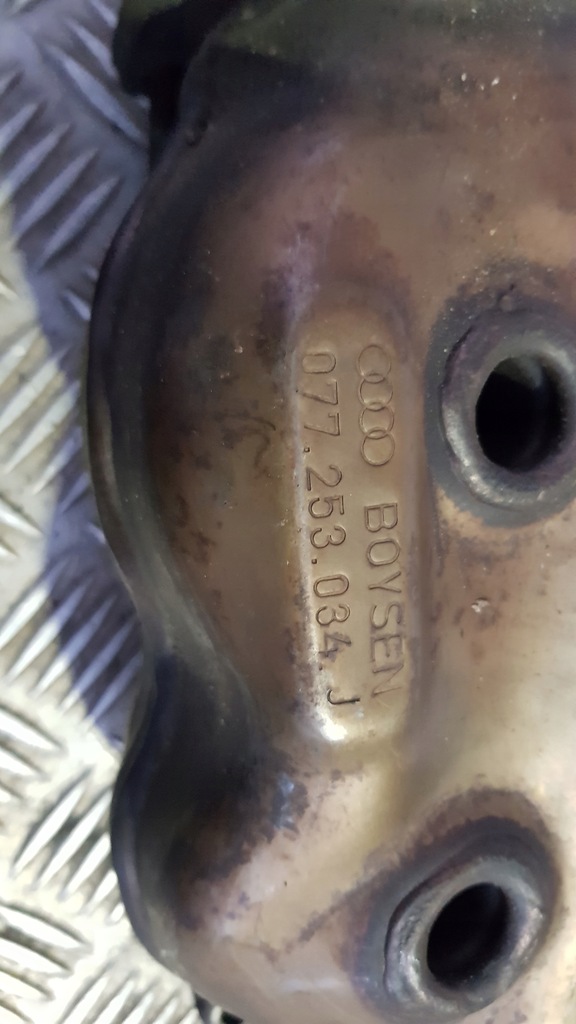 фото №15, Audi a6 c5 a8 d2 4.2 коллектор выпускной 077253033j