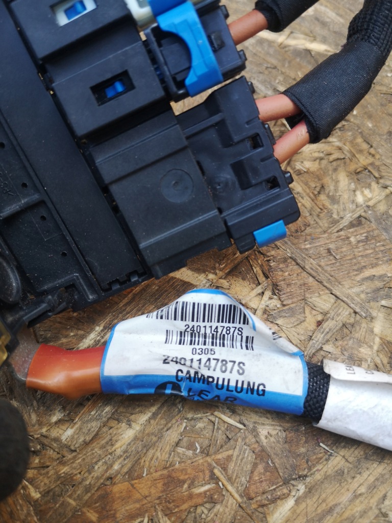 фото №3, Renault clio v клема запобіжник