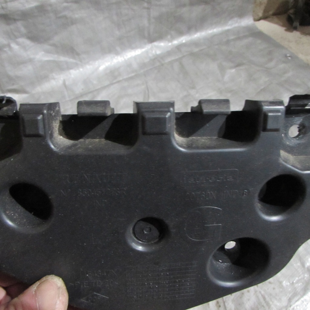 фото №10, Renault zoe направляющая бампера задняя