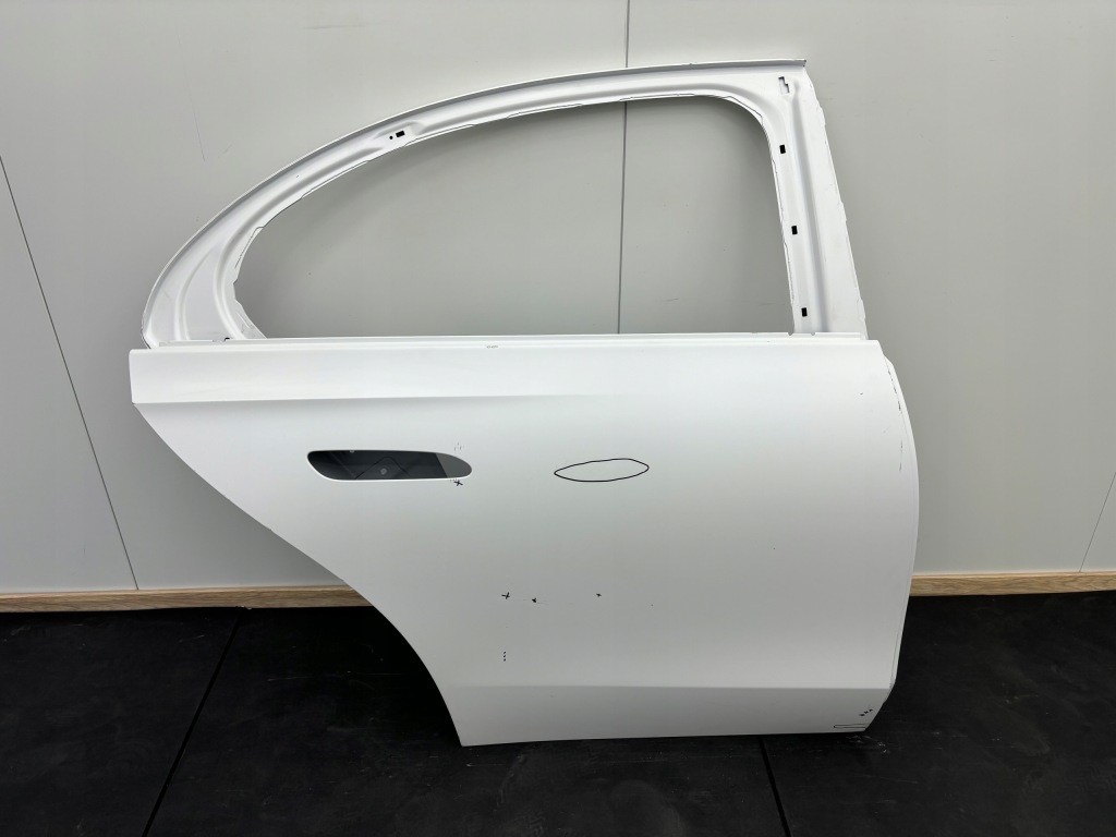 Купить Mercedes e-klasa w214 sedan дверь правое задние задний  poznań ==giełda==