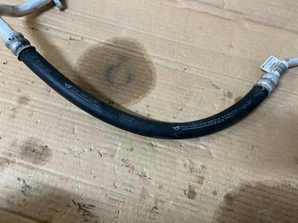 Peugeot 308 t9 1.5 hdi bluehdi патрубок шланг трубка кондиціонера оригінал euro Доставка