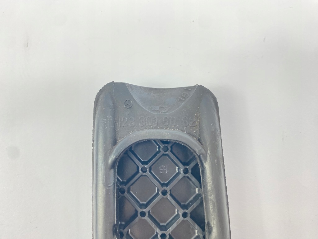Резиновый элемент накладка педали газа mercedes w124 1233010082 Доставка