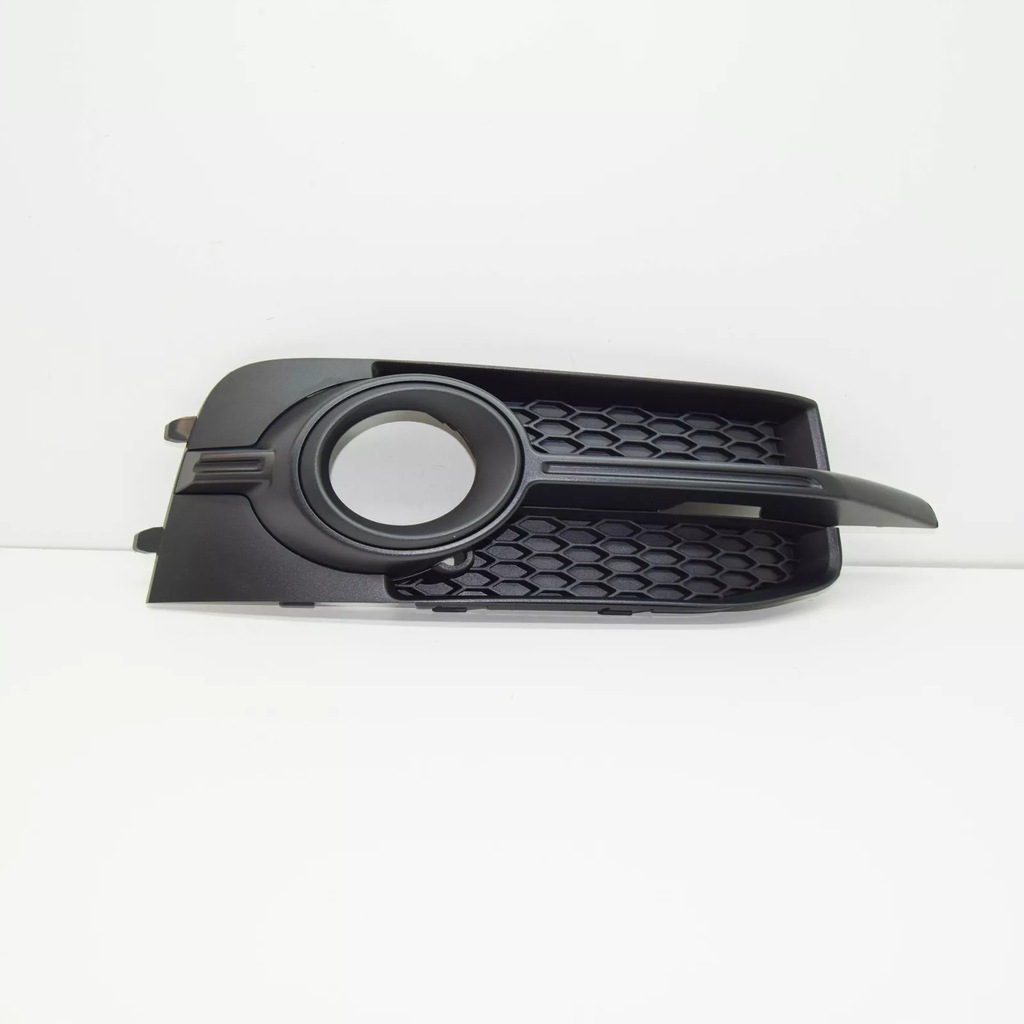 фото №1, Audi a1 8x правий fog light решітка s-line 8x0807682b01c 8x0807682b