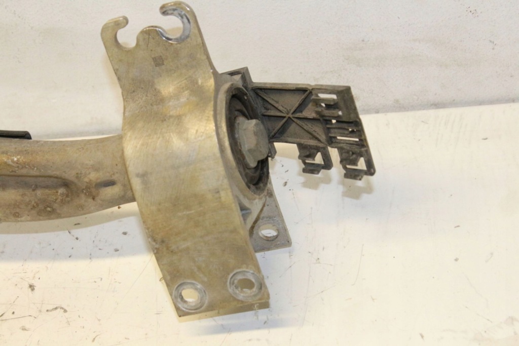 2015 mercedes-benz gla w156 x156 важіль передній нижній Зі Шроту