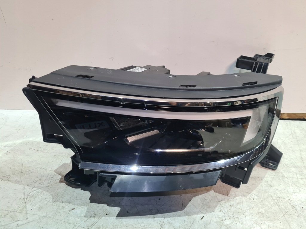 Купити Opel оригінальний номер 9834016880